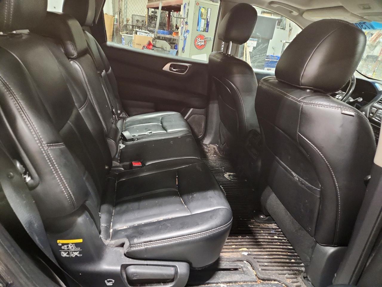2016 Nissan Pathfinder s