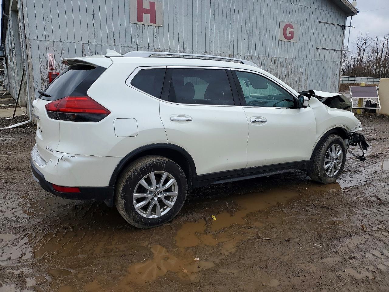 2017 Nissan Rogue sv
