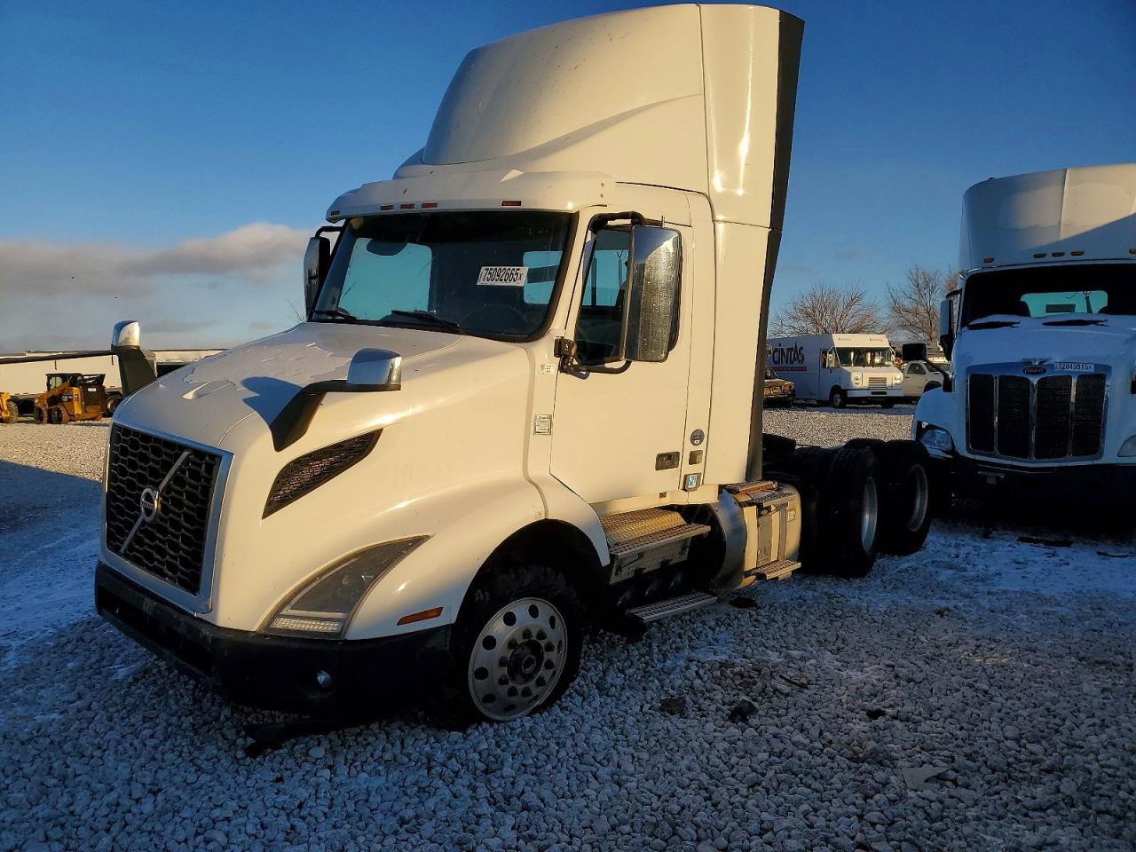 2020 Volvo VNR Semi Truck