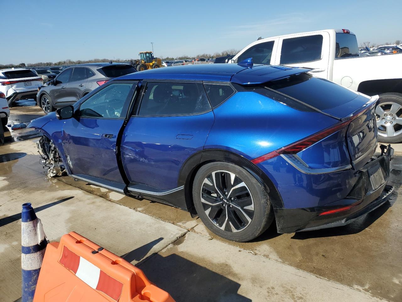 2024 KIA EV6 Wind