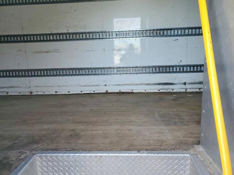 2016 Freightliner Business Class M2 box Truck