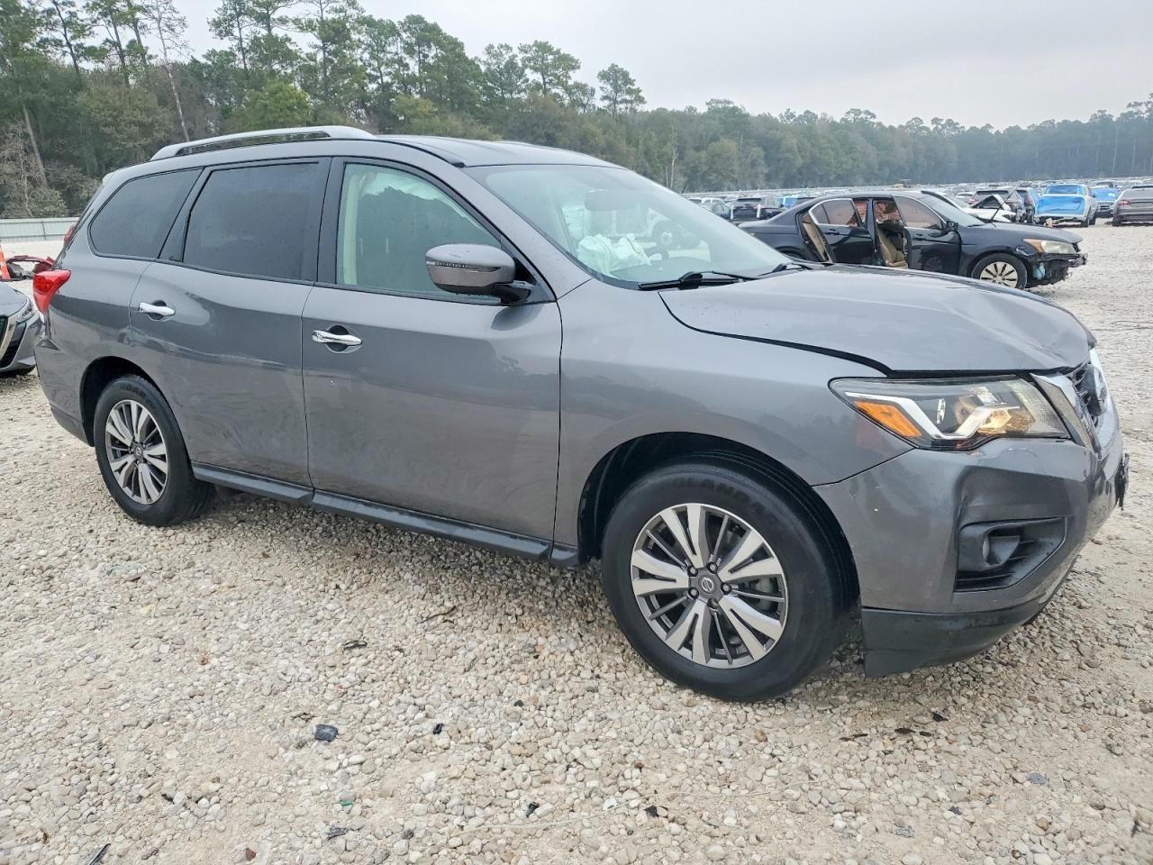 2019 Nissan Pathfinder s