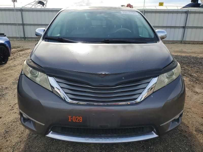 2013 Toyota Sienna xle