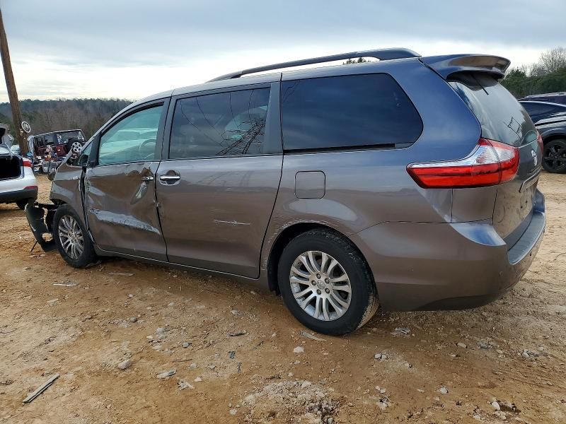 2017 Toyota Sienna xle