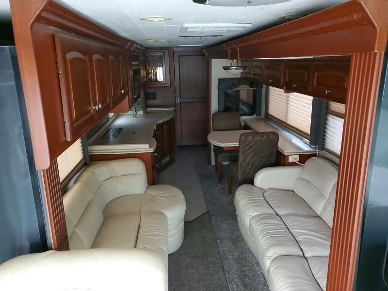 2005 Mand 2005 Freightliner Chassis x Line Motor Home