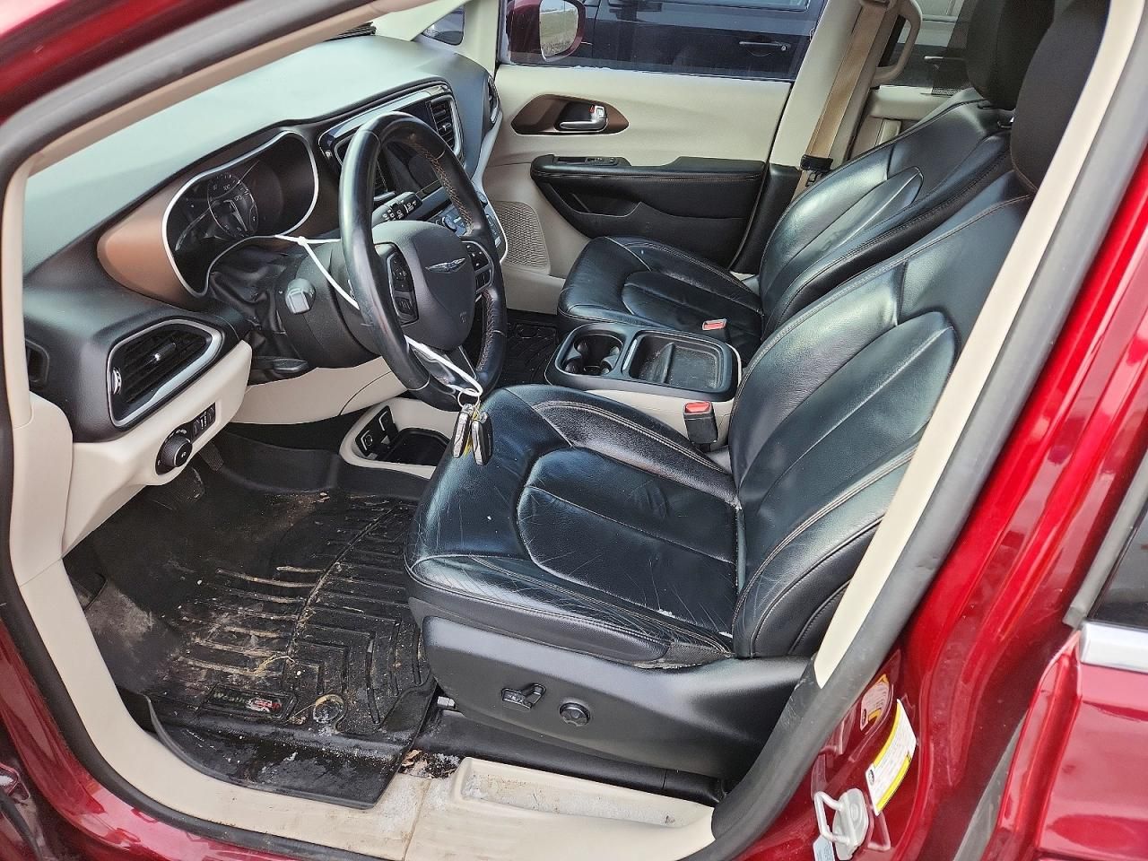 2017 Chrysler Pacifica Touring l