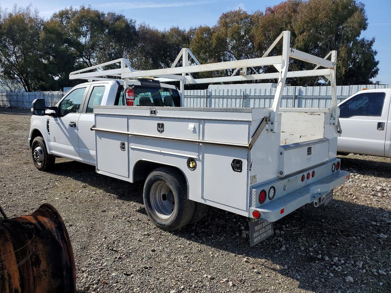 2017 Ford F350 Super Duty Utility / Service Truck