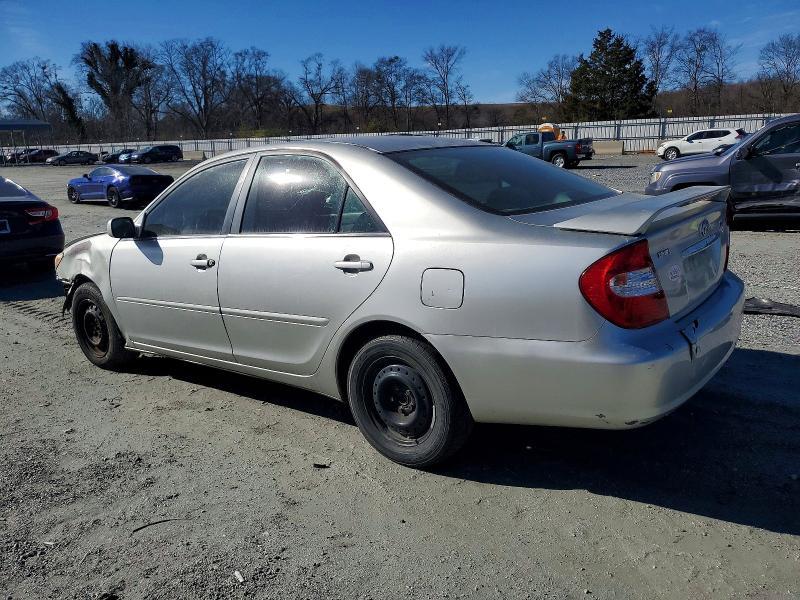 2004 Toyota Camry le