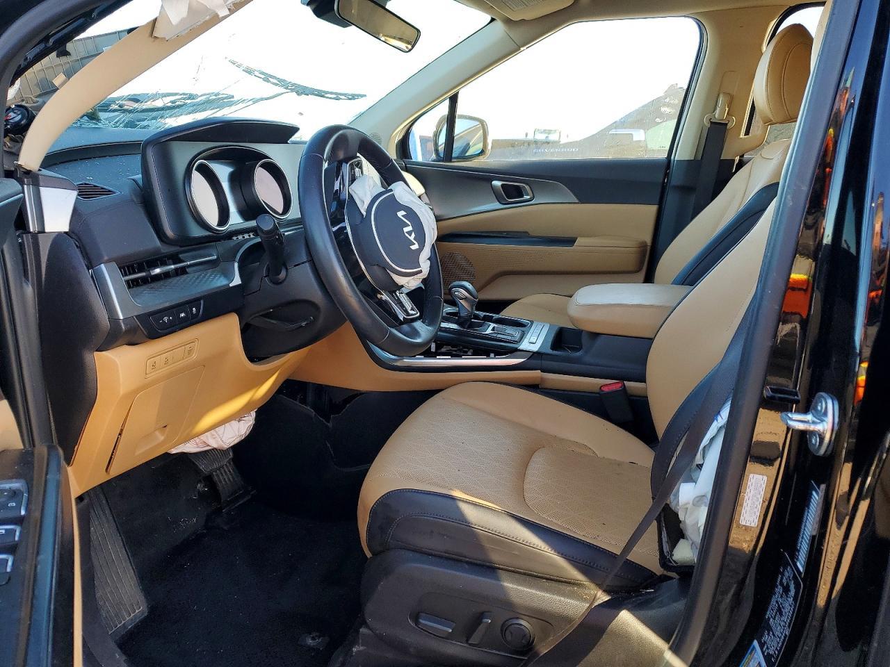 2024 KIA Carnival lx