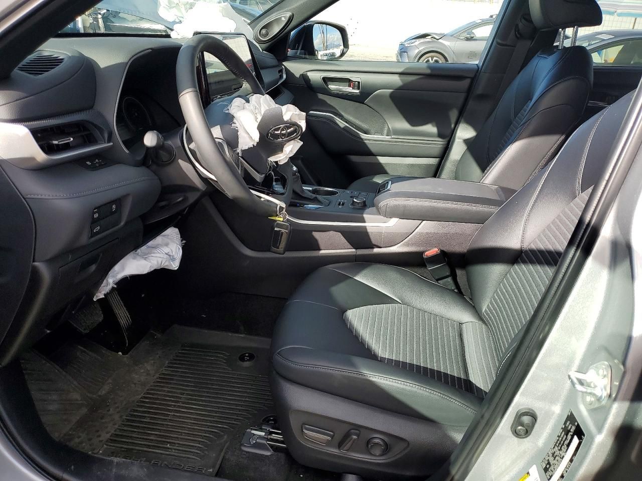 2025 Toyota Highlander le