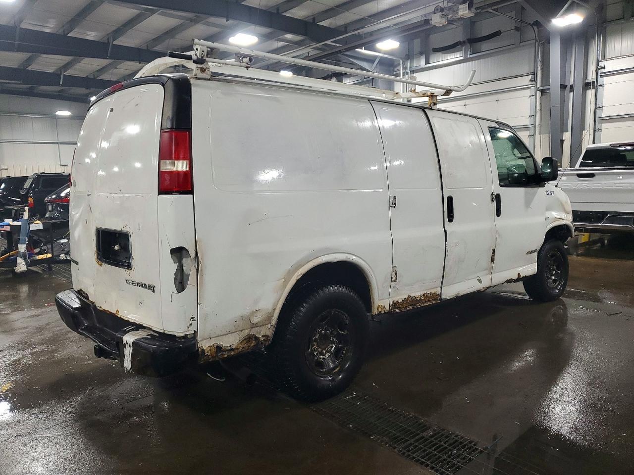 2004 Chevrolet Express Cargo 2500 1