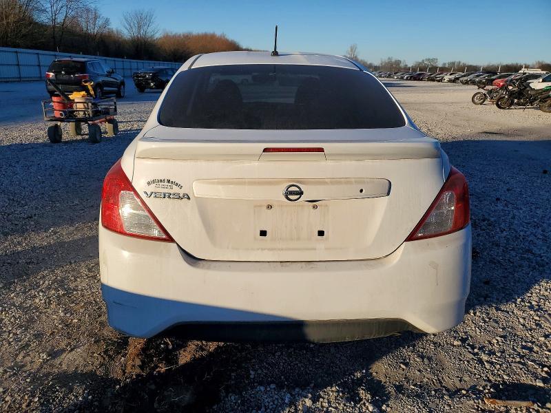 2018 Nissan Versa s Plus