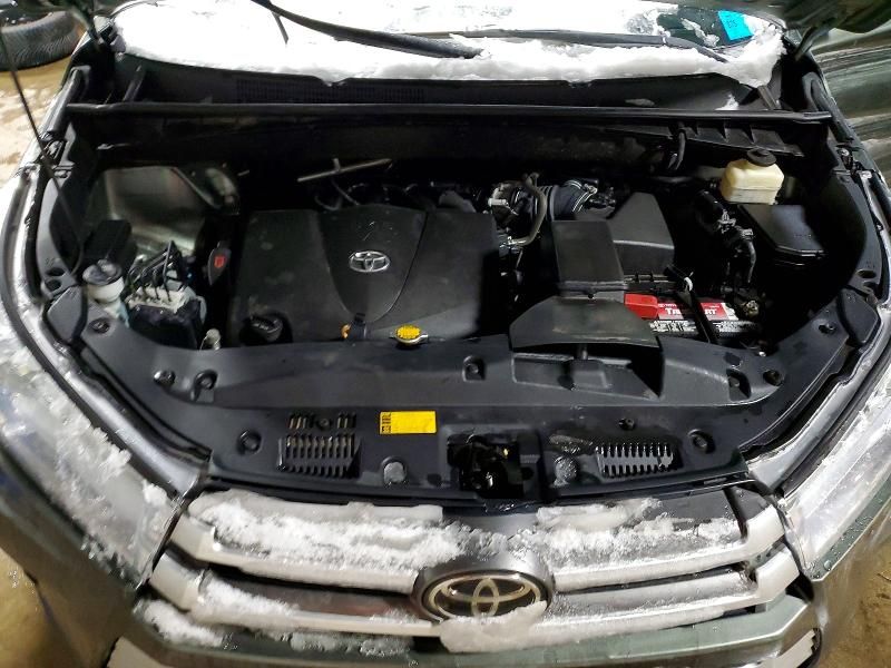 2017 Toyota Highlander se