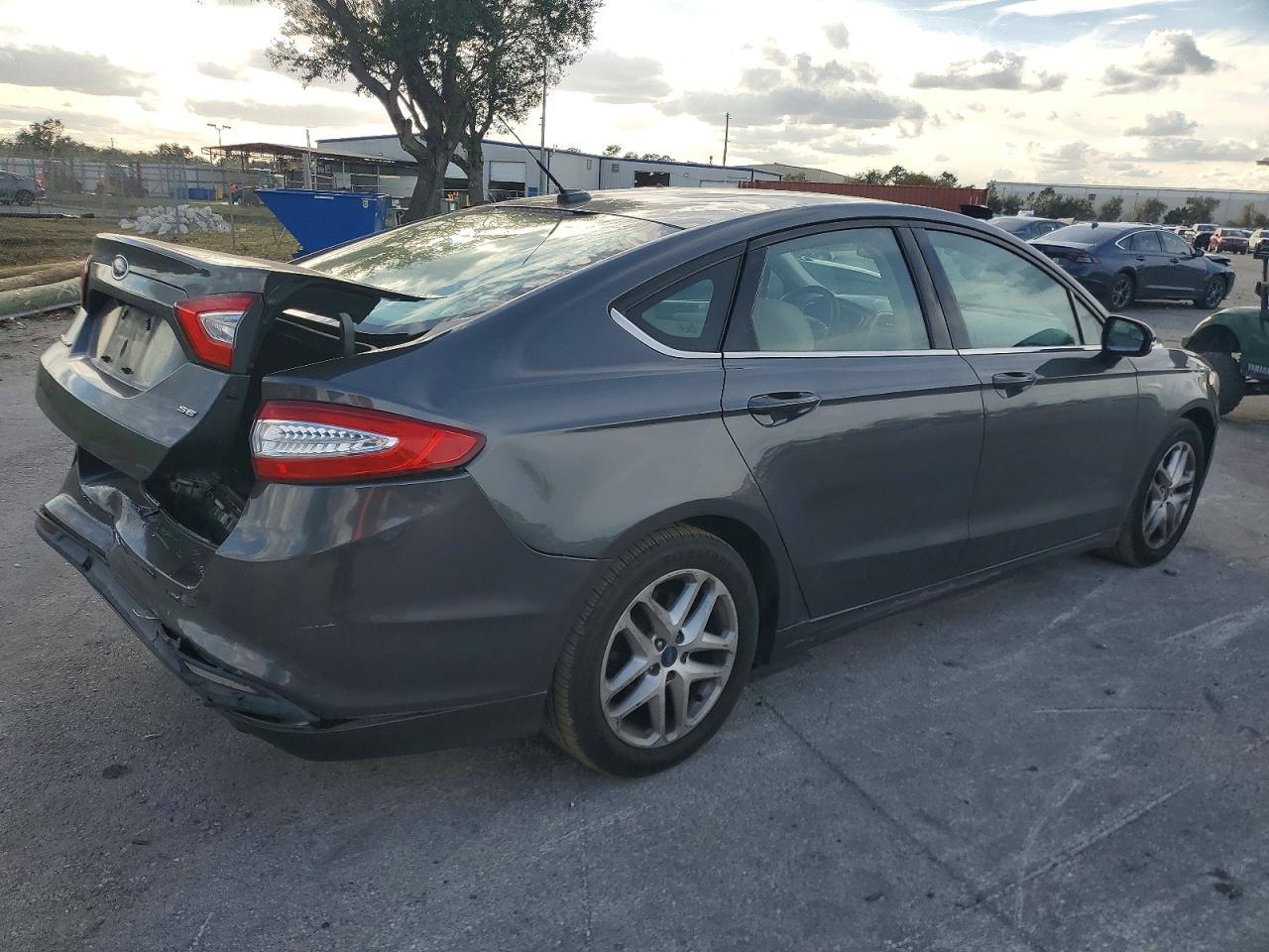 2016 Ford Fusion se