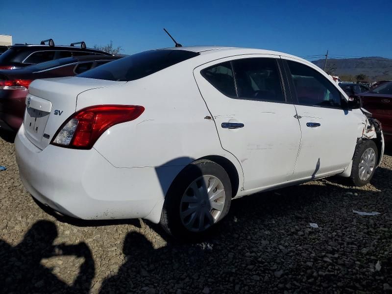 2012 Nissan Versa s