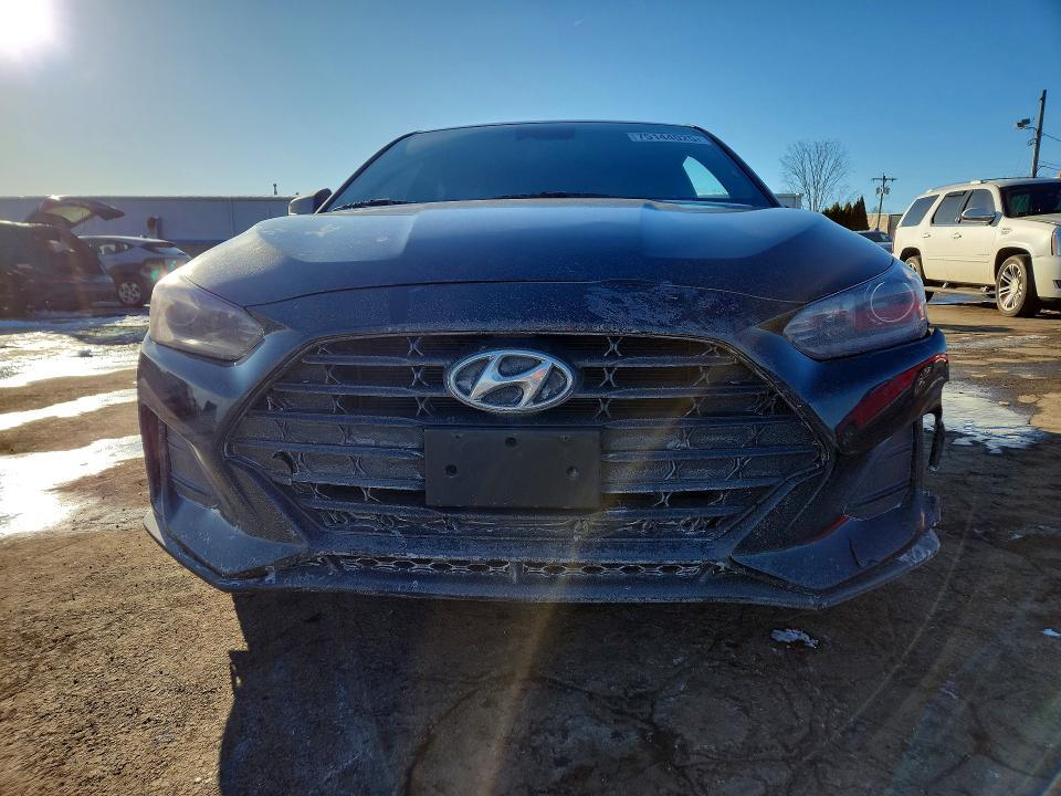 2019 Hyundai Veloster Base