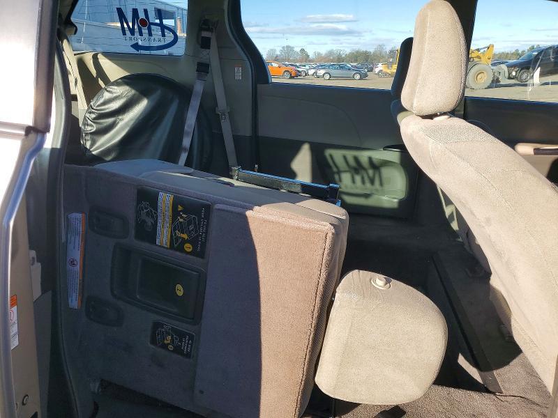 2017 Toyota Sienna le 7-passenger