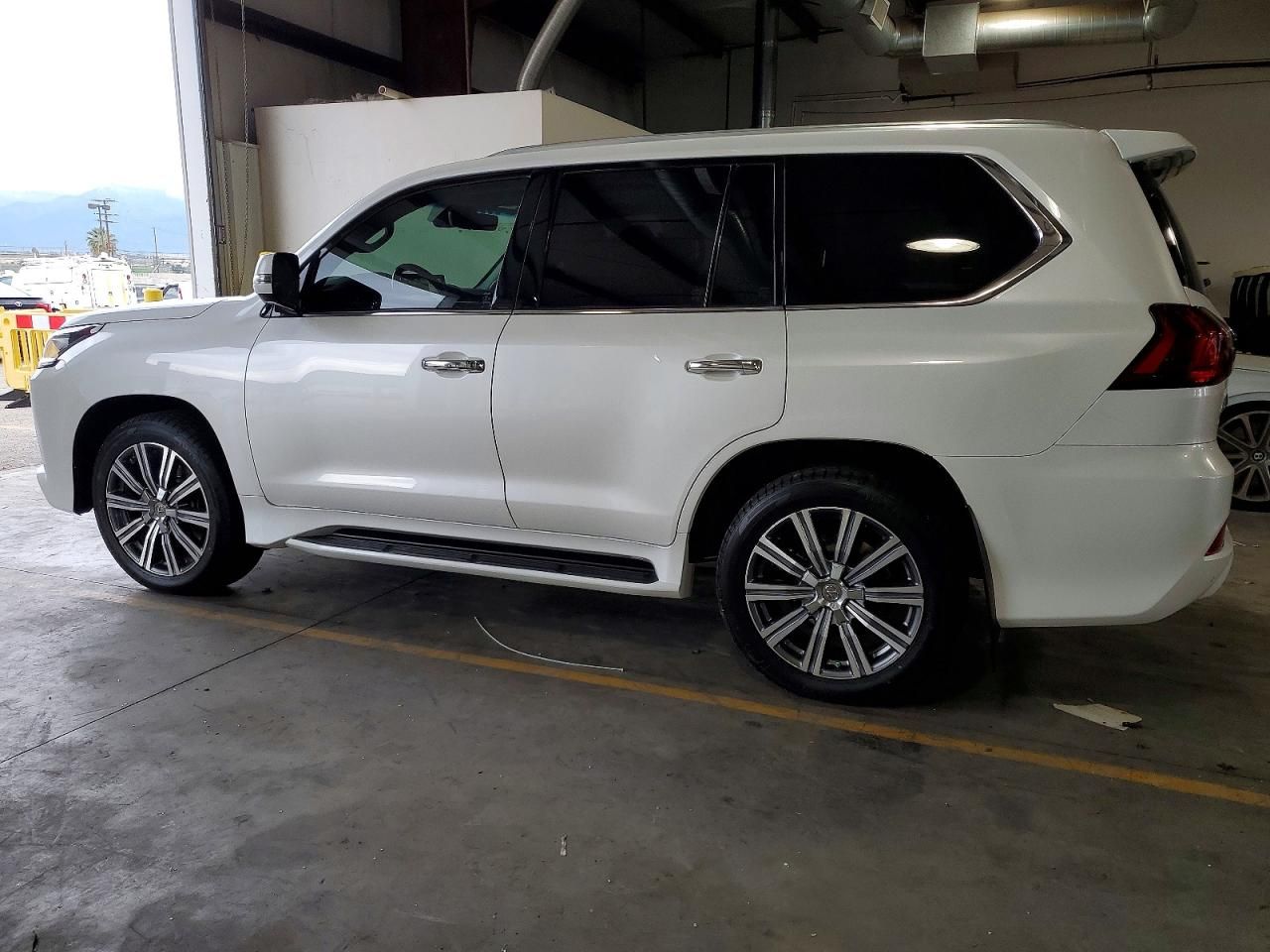 2016 Lexus Lx 570