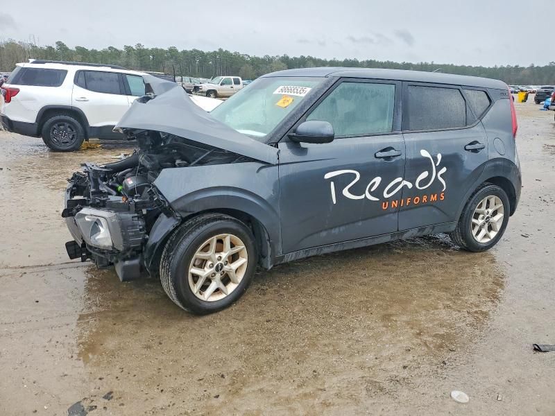 2022 KIA Soul lx