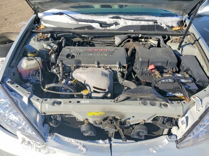 2004 Toyota Camry le