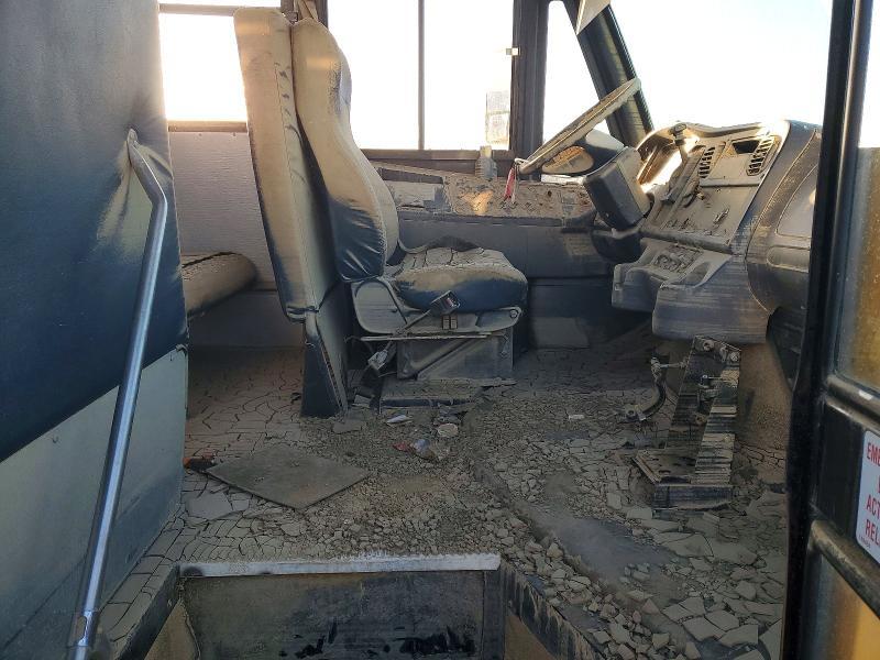 2011 Freightliner Chassis B2C