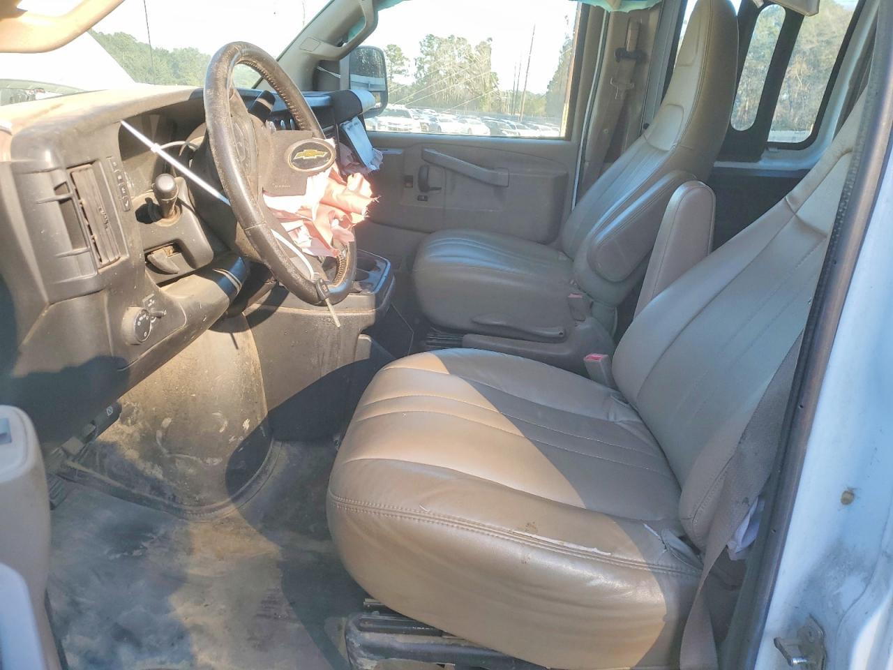 2020 Chevrolet Express G2500