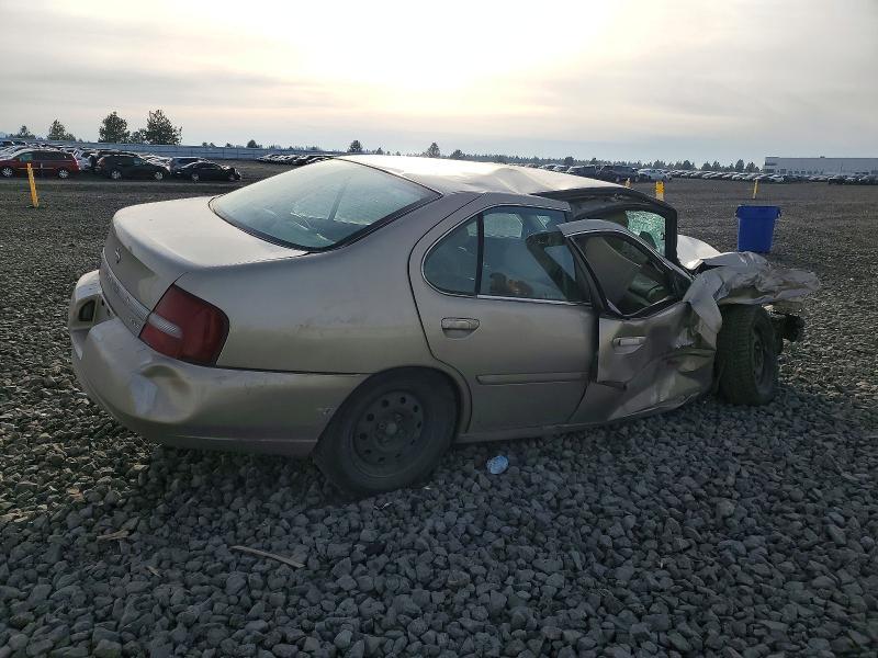 2001 Nissan Altima xe