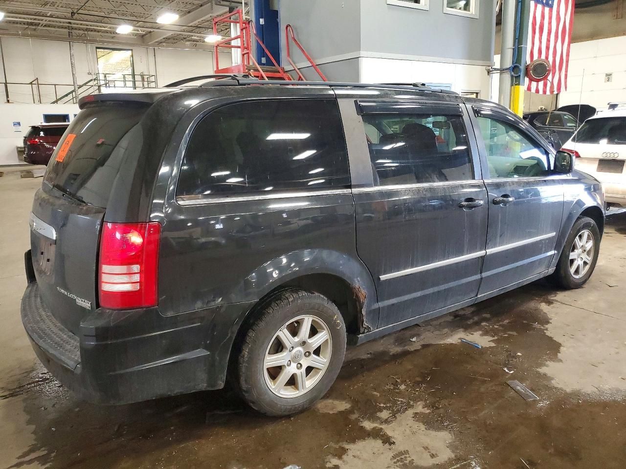 2010 Chrysler Town & Country Touring