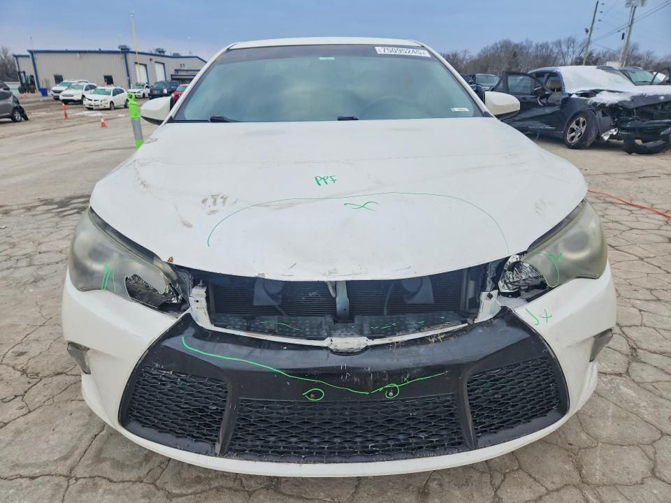 2015 Toyota Camry le