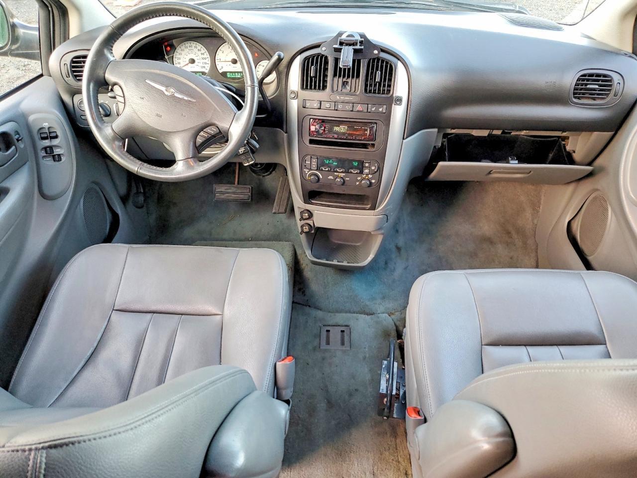 2005 Chrysler Town & Country Touring