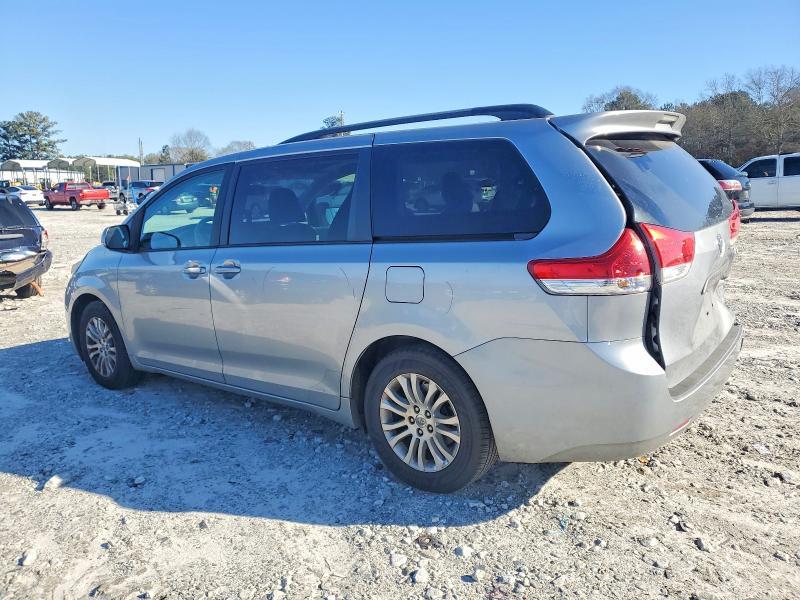 2014 Toyota Sienna xle