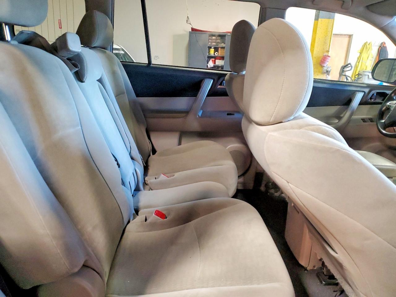 2013 Toyota Highlander Base