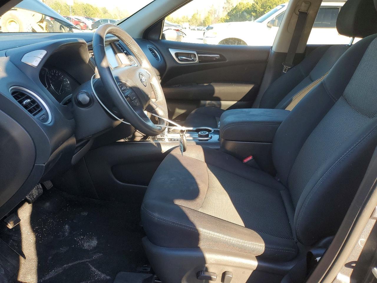 2017 Nissan Pathfinder s