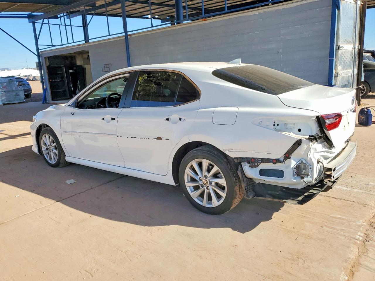 2024 Toyota Camry le