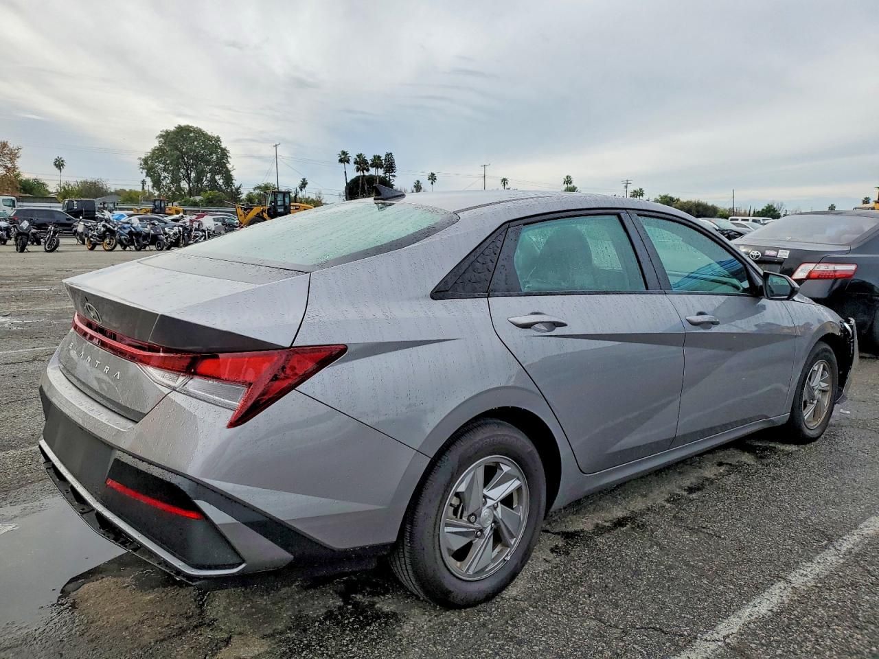 2025 Hyundai Elantra se