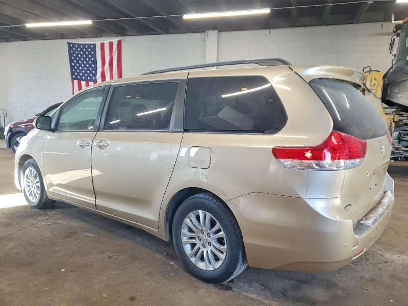 2011 Toyota Sienna xle