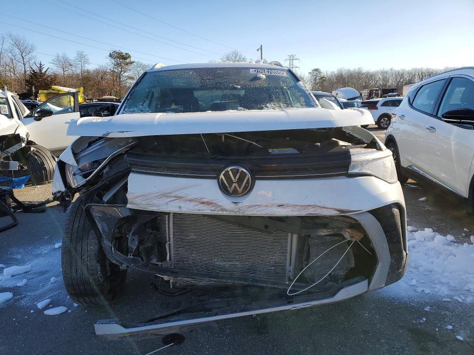 2025 Volkswagen Taos se