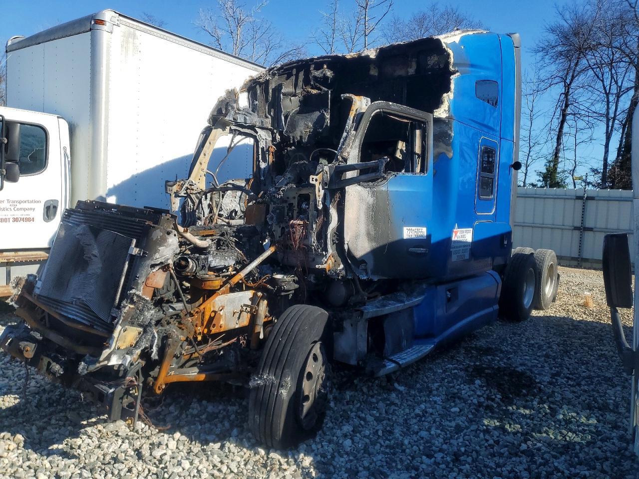 2016 Kenworth T680 Semi Truck