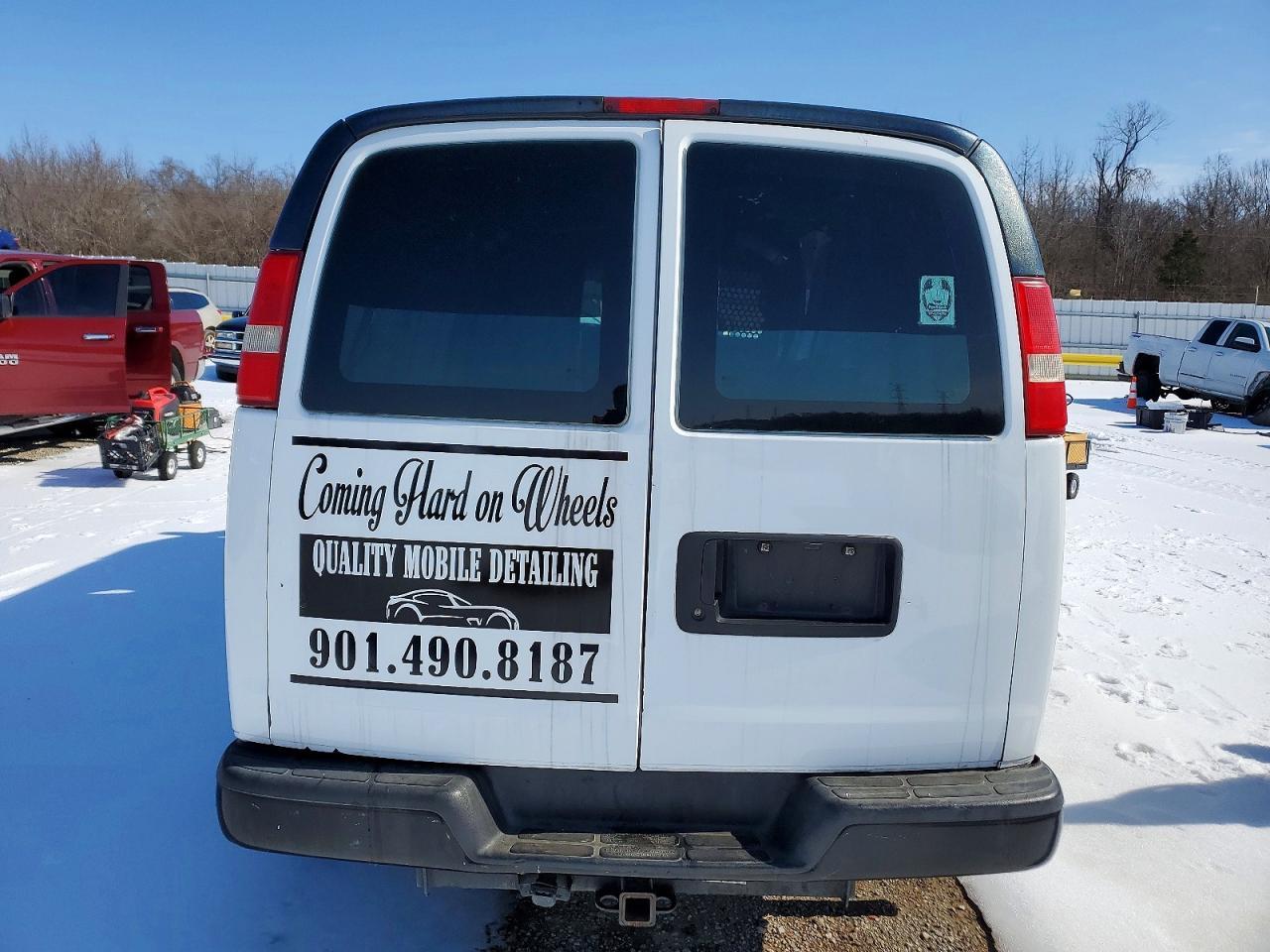 2013 Chevrolet Express 2500 Delivery van