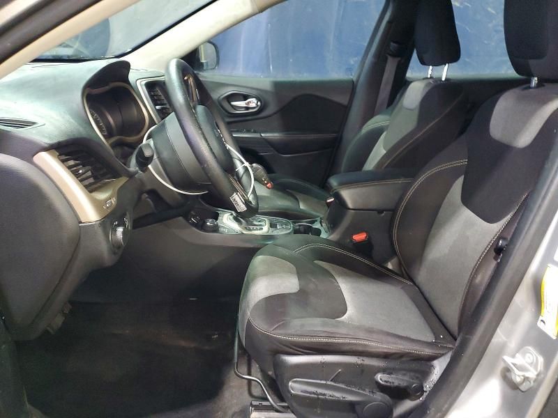 2015 Jeep Cherokee Sport