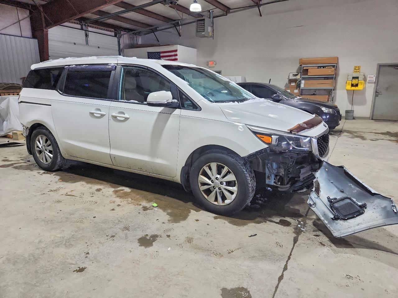 2016 KIA Sedona lx