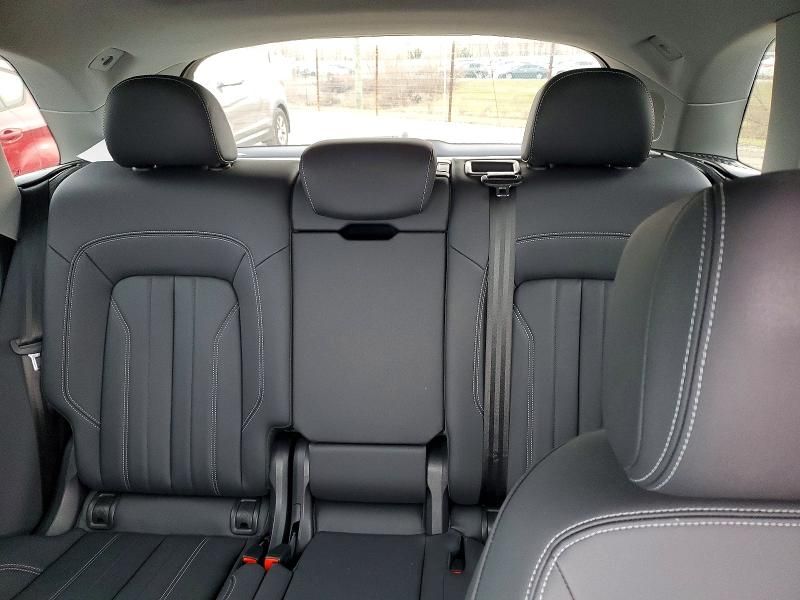 2022 Audi Q5 Premium Plus 45