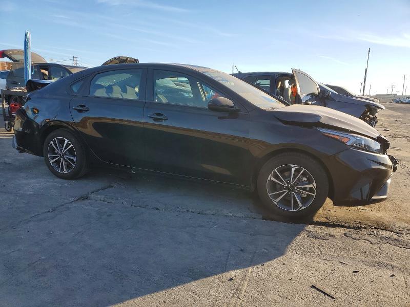 2024 KIA Forte lx