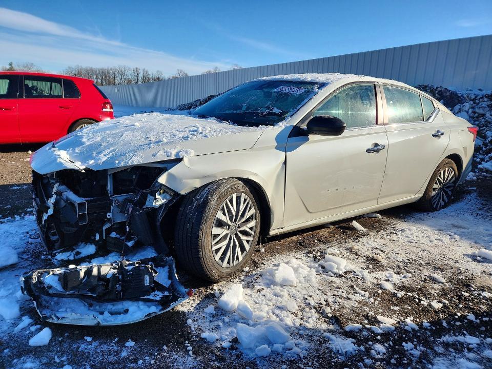 2024 Nissan Altima sv