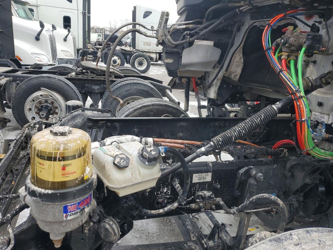 2020 Freightliner Cascadia 126 Semi Truck