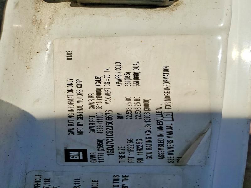 2002 GMC T-SERIES BOX Truck