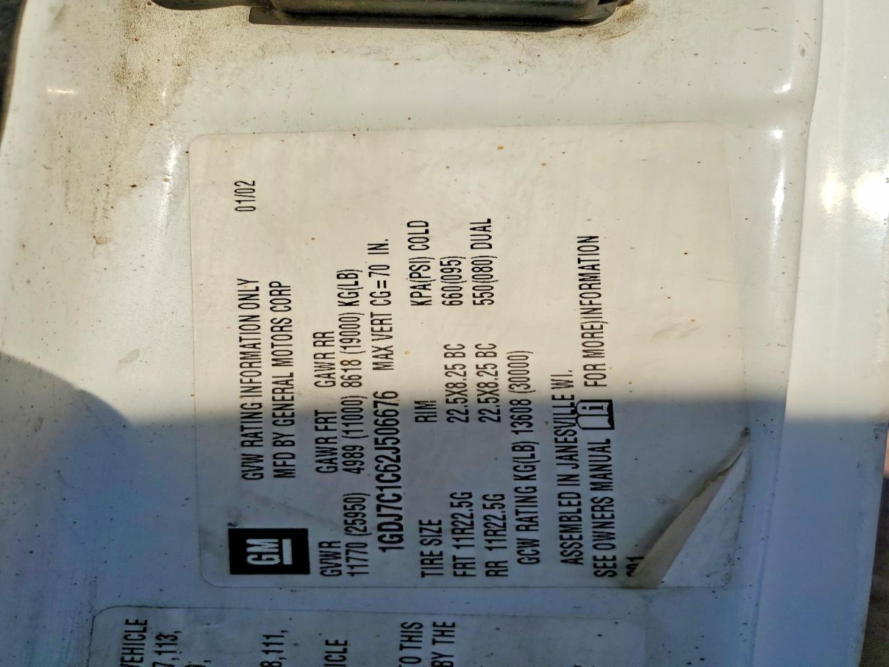 2002 GMC T-SERIES BOX Truck