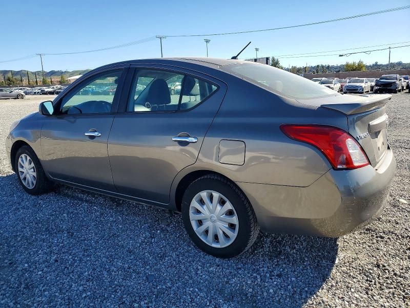 2013 Nissan Versa s