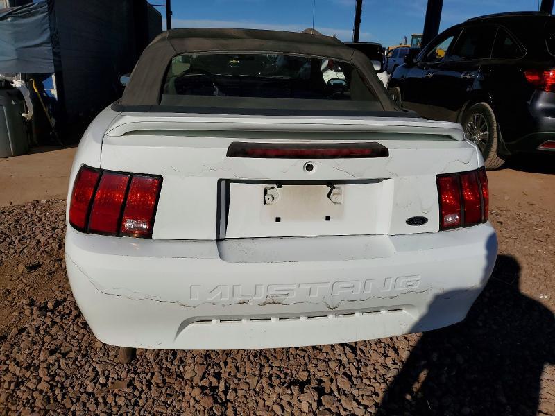 2000 Ford Mustang