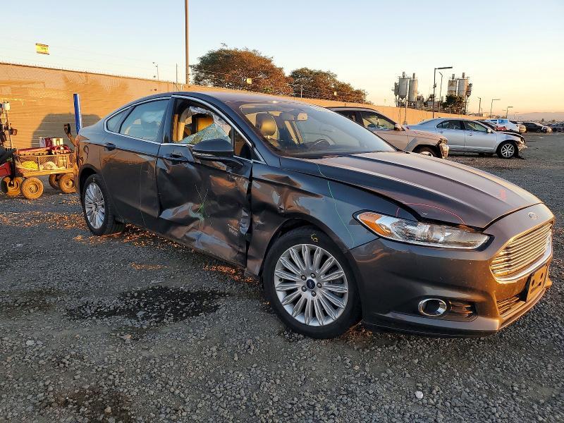 2016 Ford Fusion se Phev